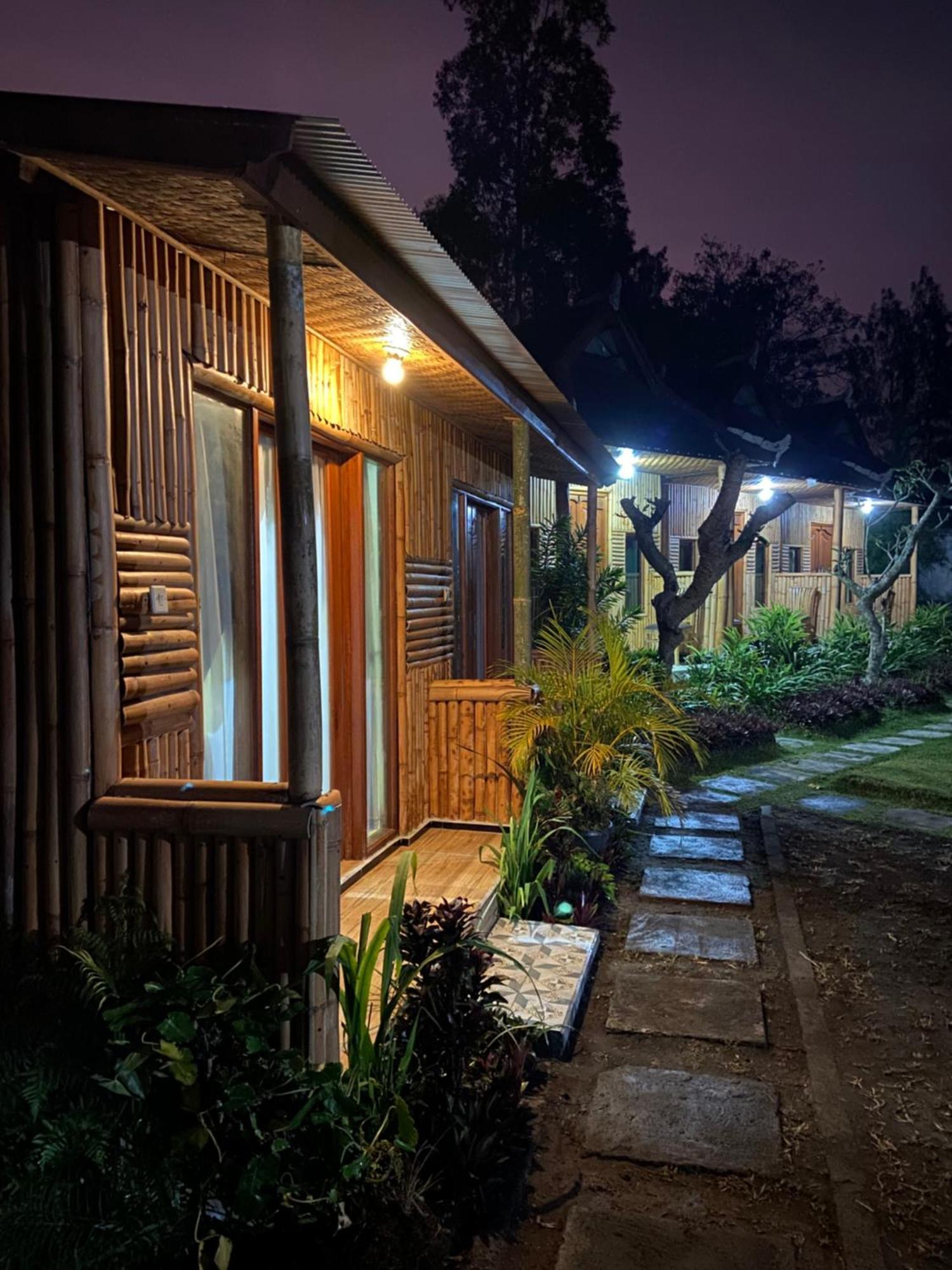 D'Yoga Bamboo House 호텔 킨타마니 외부 사진
