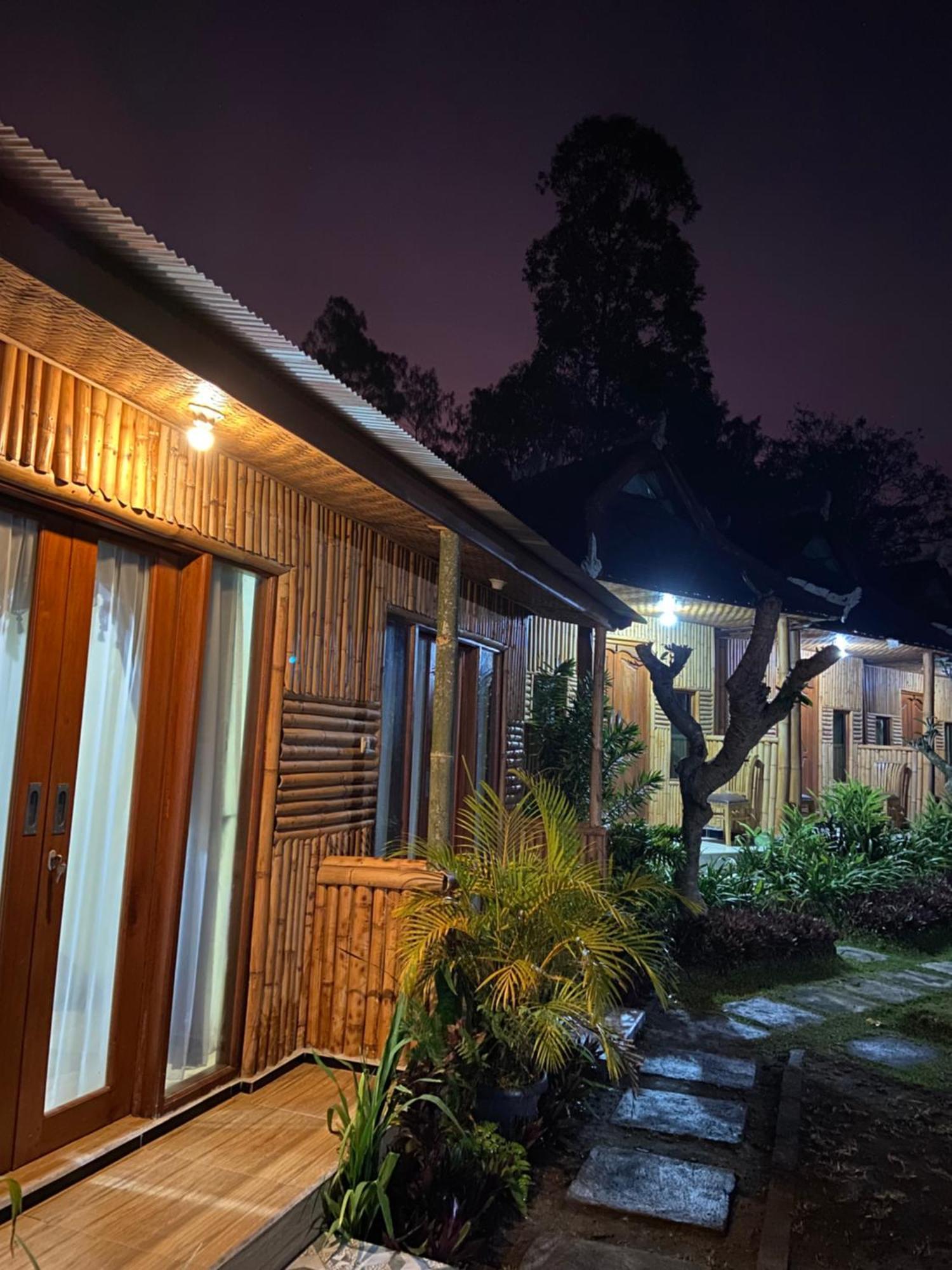 D'Yoga Bamboo House 호텔 킨타마니 외부 사진